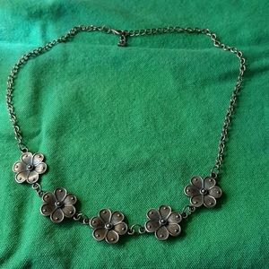 3 for $12 💚 Vintage gold necklace